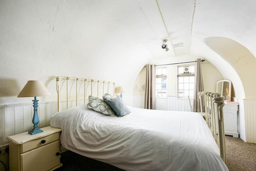 Unique 1 Bedroom Apartment-Bath Eksteriør bilde